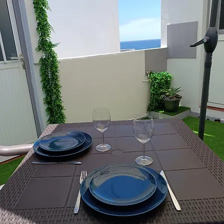 아파트 Avec Terrasse Et Vue *